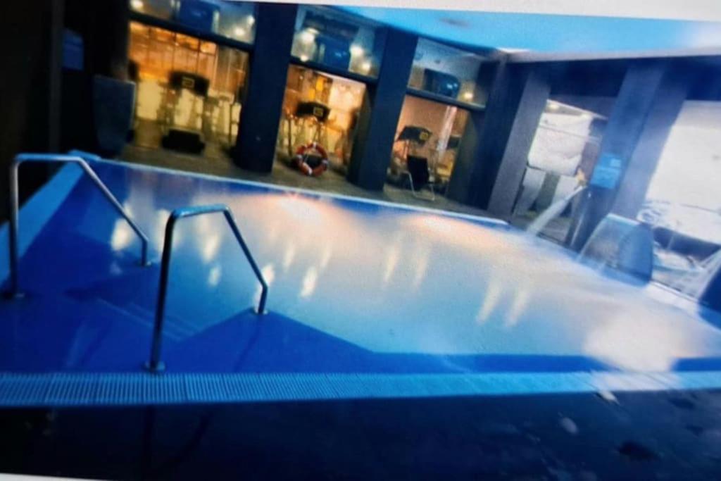 Lux. Frontbeach-Terrace. 5 Pools.Tv. 2 A.C.Netflix Benalmádena Exterior foto