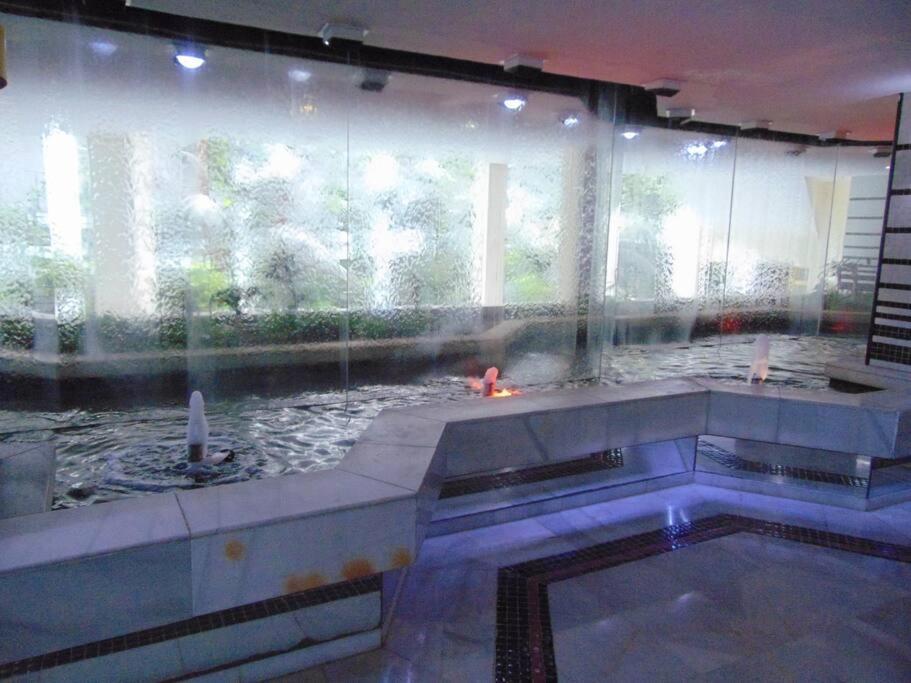 Lux. Frontbeach-Terrace. 5 Pools.Tv. 2 A.C.Netflix Benalmádena Exterior foto